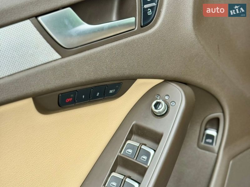Седан Audi A4 2013 в Львове