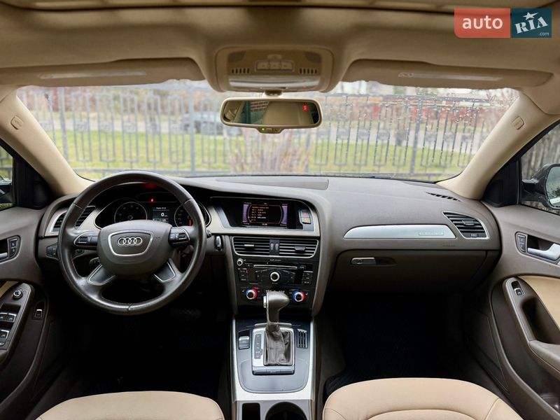 Седан Audi A4 2013 в Львове