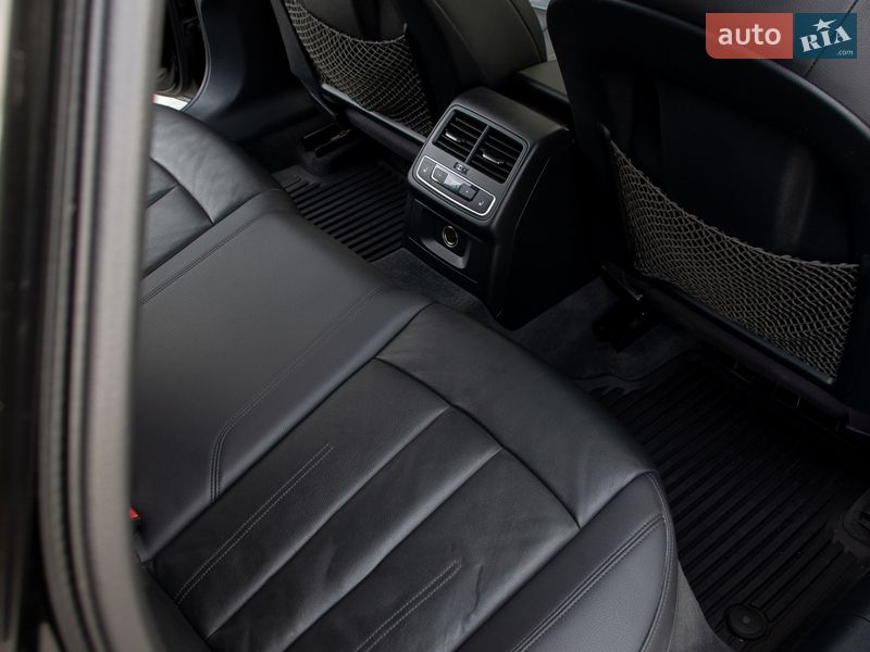 Седан Audi A4 2015 в Черкассах