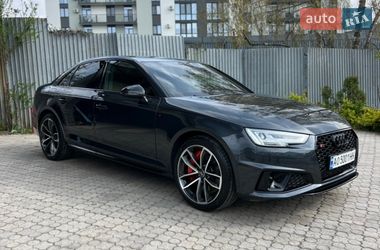 Седан Audi A4 2019 в Ужгороді