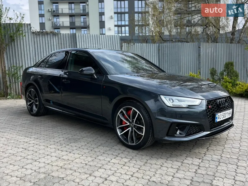 Audi A4 2019