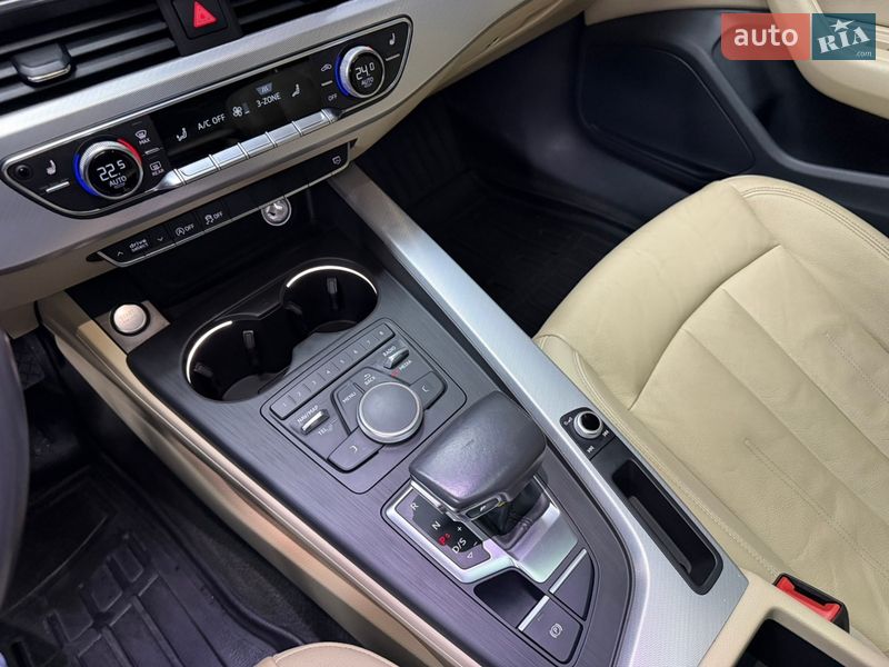Седан Audi A4 2017 в Одессе