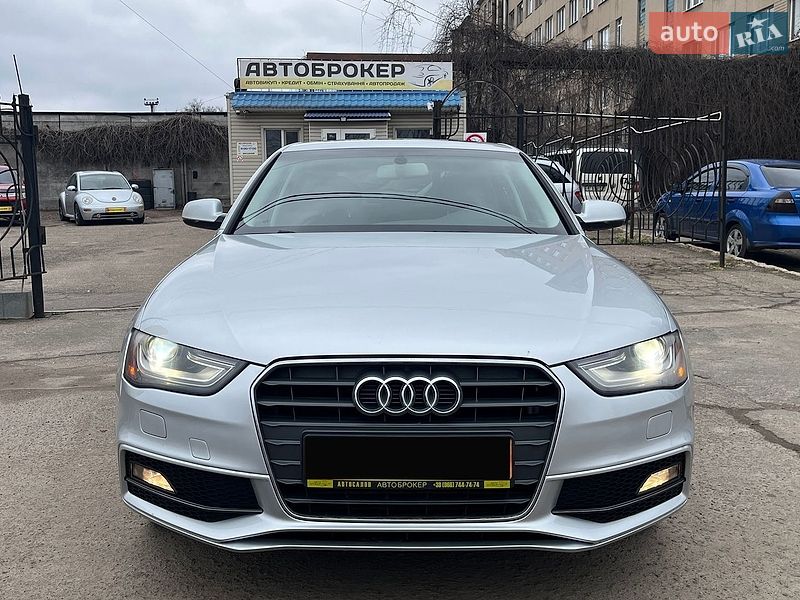 Седан Audi A4 2014 в Миколаєві