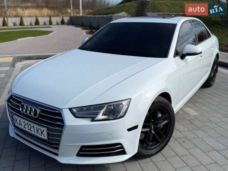 Седан Audi A4 2016 в Львове