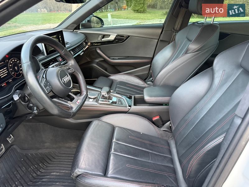 Седан Audi A4 2018 в Рівному