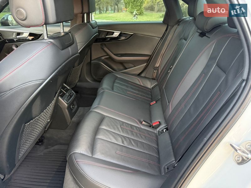 Седан Audi A4 2018 в Рівному
