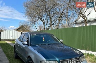 Седан Audi A4 1996 в Березному