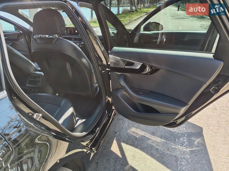 Универсал Audi A4 2018 в Киеве