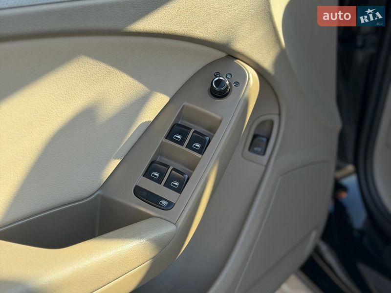 Седан Audi A4 2010 в Дубно