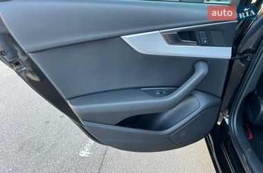 Седан Audi A4 2017 в Киеве