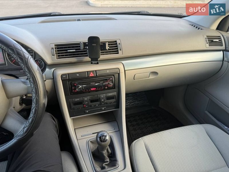 Седан Audi A4 2005 в Семеновке