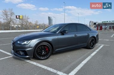 Седан Audi A4 2018 в Киеве