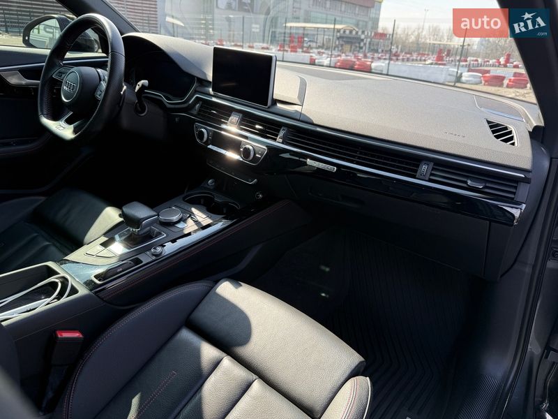 Седан Audi A4 2018 в Киеве