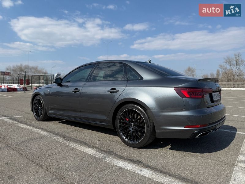 Седан Audi A4 2018 в Киеве