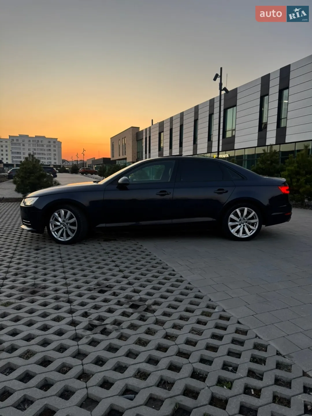 2016 Audi A4 - мініатюра 2