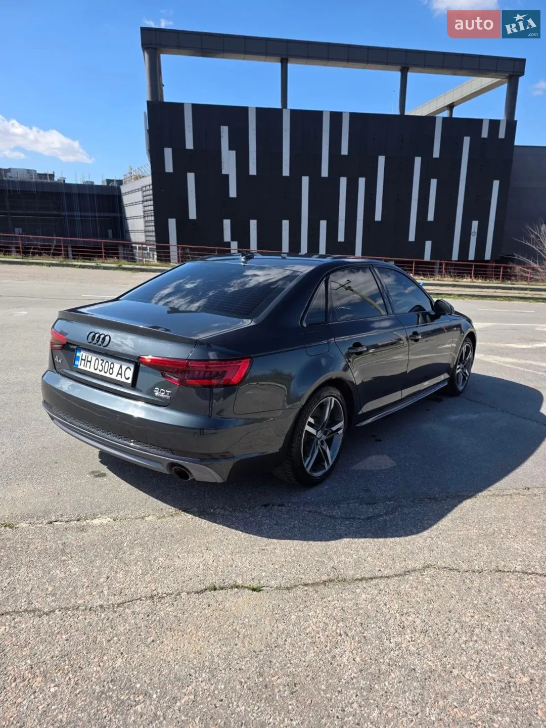 Audi A4 2016 VIN WAUFNAF46HN009647 фото оголошення 5 з 21
