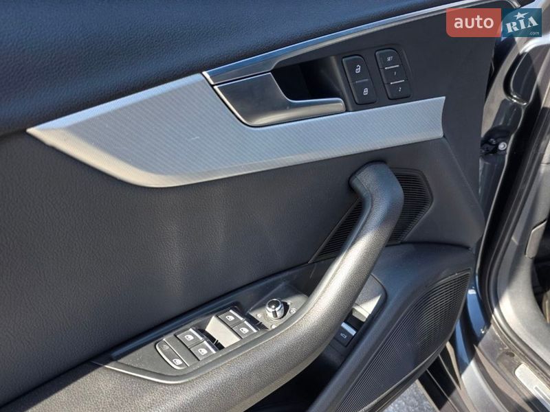 Седан Audi A4 2016 в Харькове