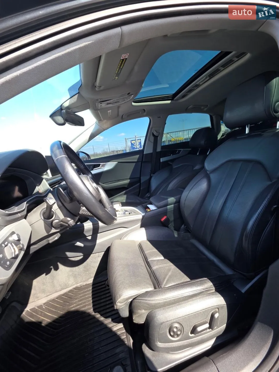 Audi A4 2016 VIN WAUFNAF46HN009647 фото оголошення 12 з 21