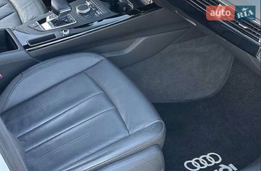 Седан Audi A4 2019 в Львові