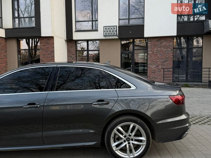 Седан Audi A4 2020 в Ивано-Франковске