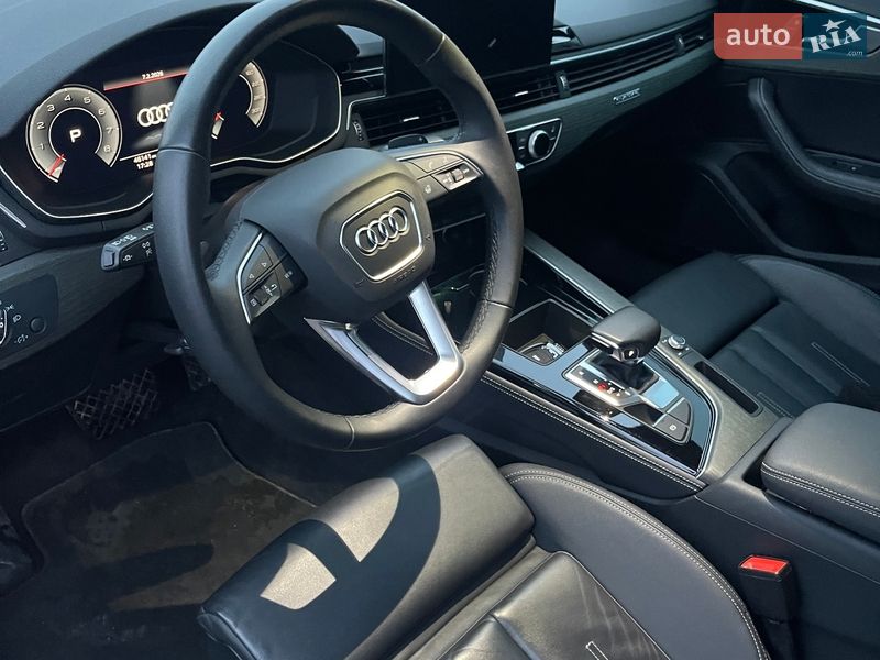 Седан Audi A4 2022 в Львові