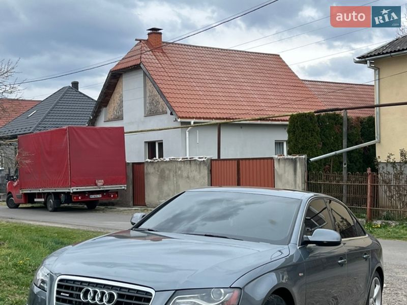 Седан Audi A4 2011 в Мукачево