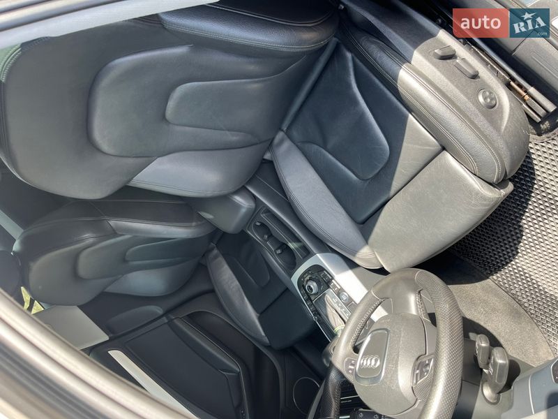 Седан Audi A4 2011 в Мукачево