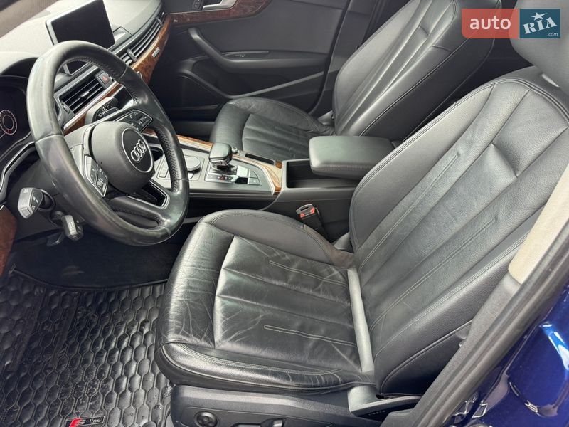 Седан Audi A4 2017 в Хмельницком
