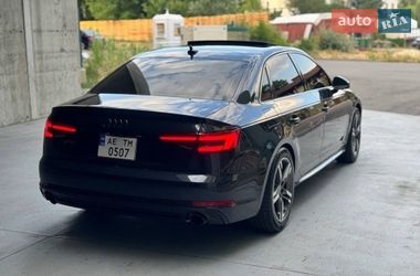 Седан Audi A4 2016 в Львові