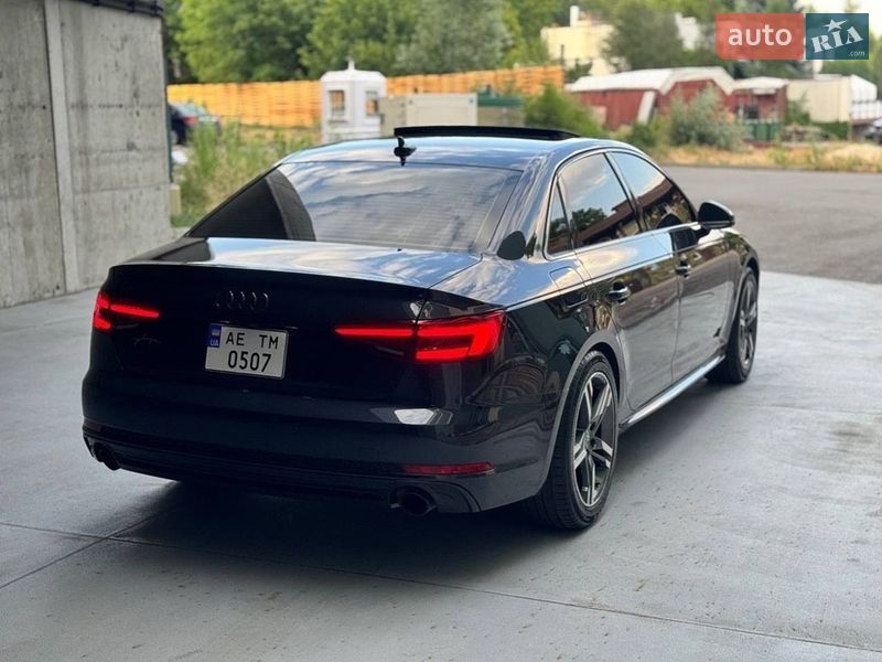 Седан Audi A4 2016 в Львові