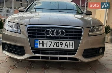 Седан Audi A4 2010 в Тарутине