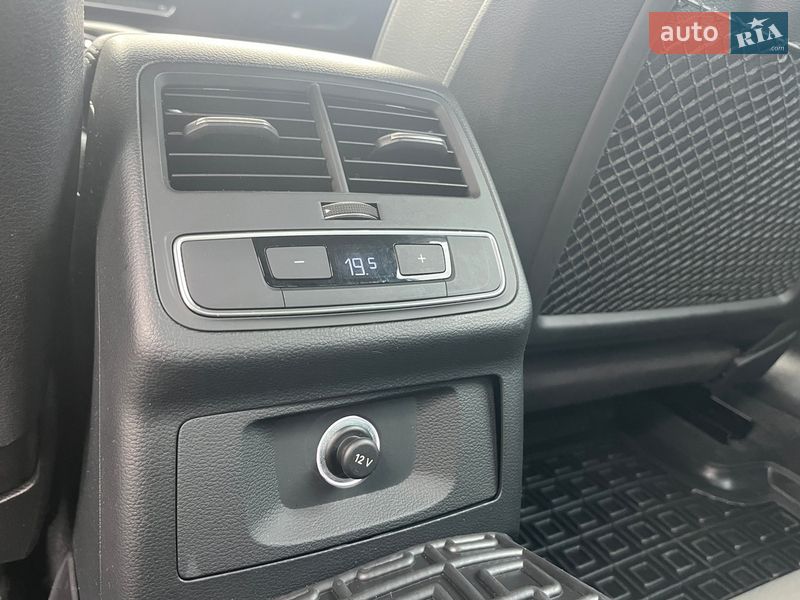 Седан Audi A4 2018 в Кривом Роге
