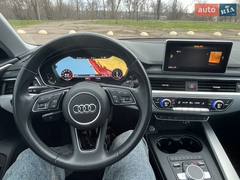 Седан Audi A4 2018 в Кривом Роге