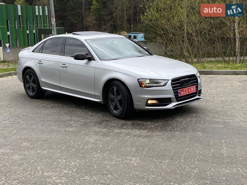 Седан Audi A4 2013 в Новояворовске