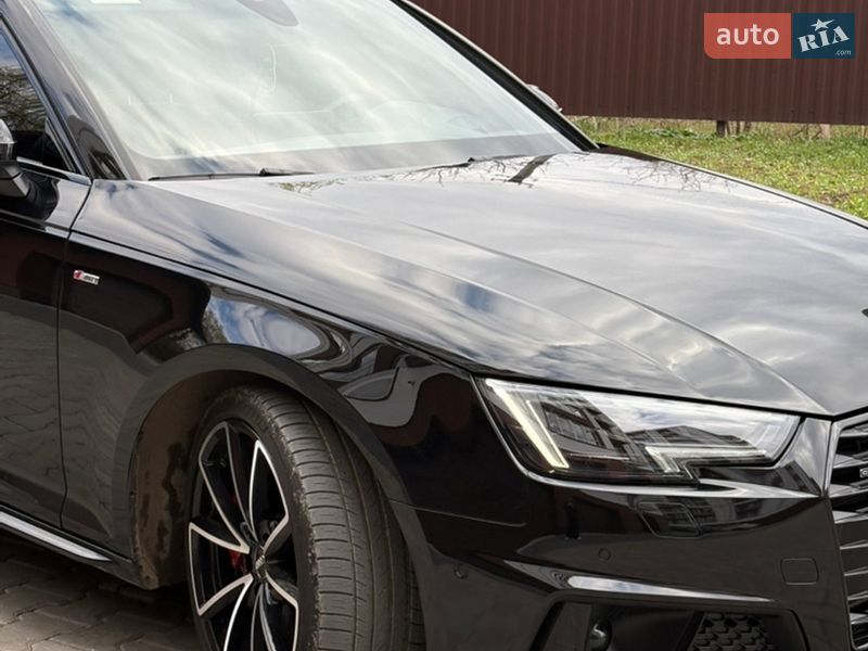 Седан Audi A4 2017 в Ивано-Франковске