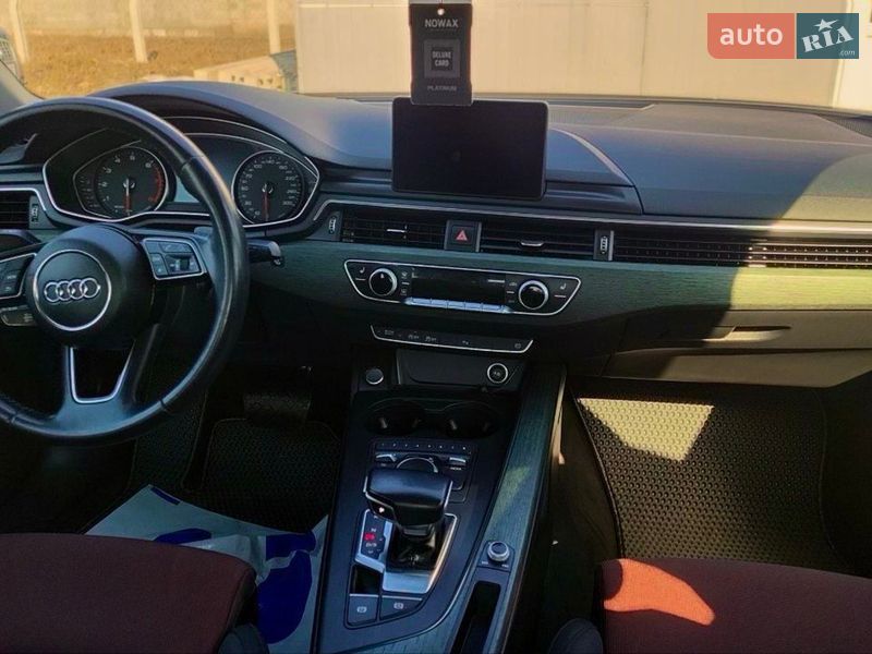 Седан Audi A4 2017 в Ровно