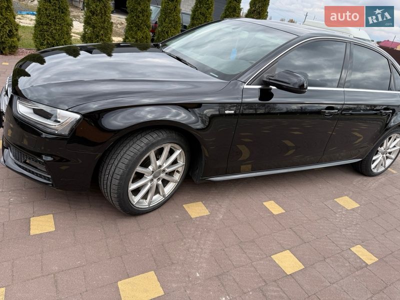 Седан Audi A4 2015 в Вараше