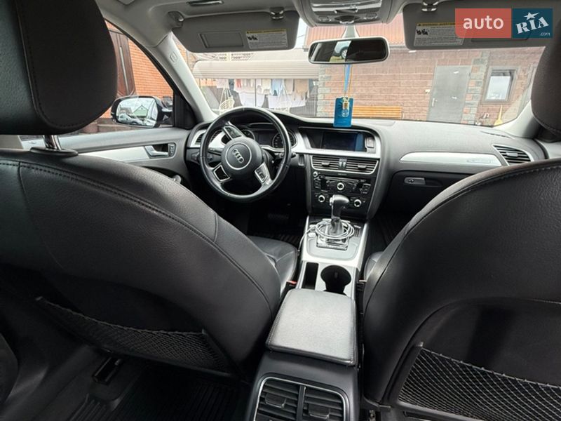 Седан Audi A4 2015 в Вараше