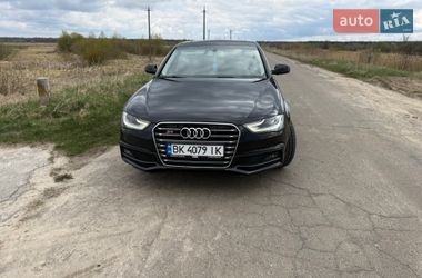 Седан Audi A4 2015 в Вараше