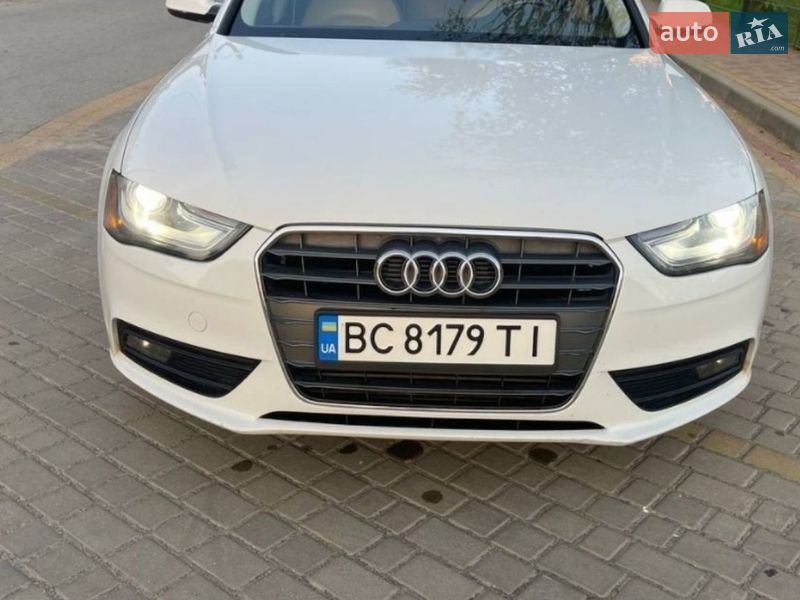 Седан Audi A4 2013 в Львове