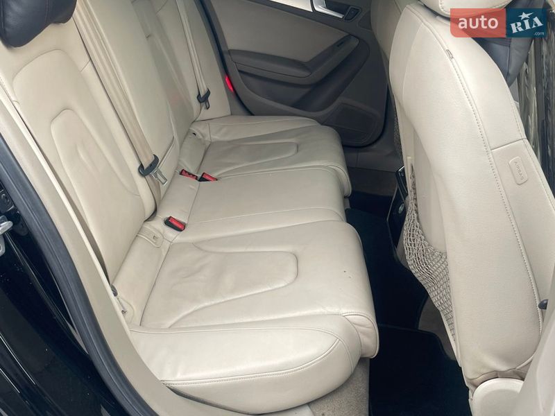 Седан Audi A4 2012 в Дніпрі