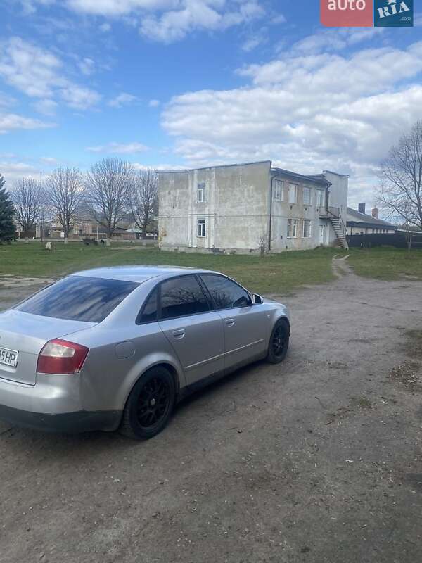 Седан Audi A4 2002 в Луцке