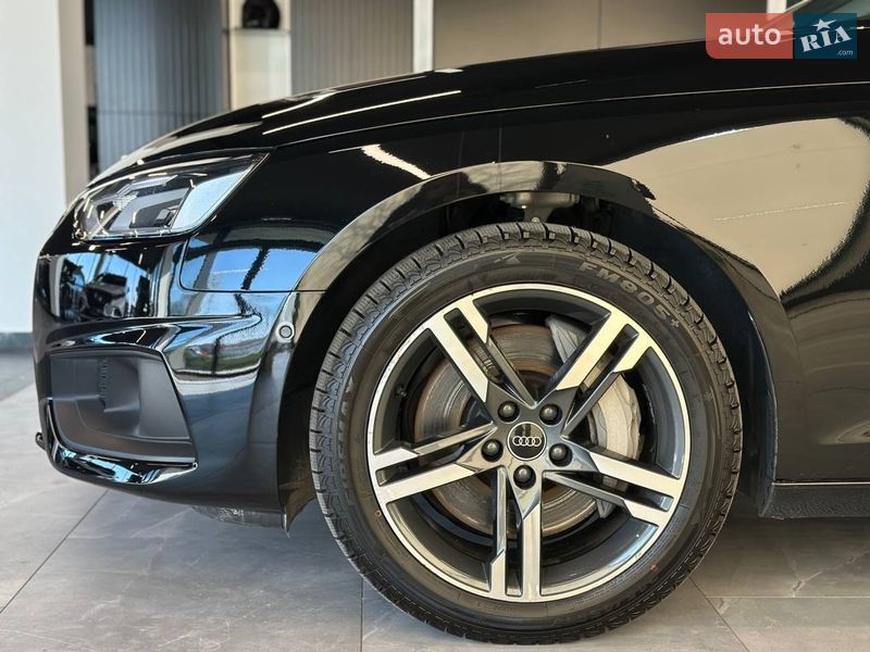 Седан Audi A4 2021 в Львові