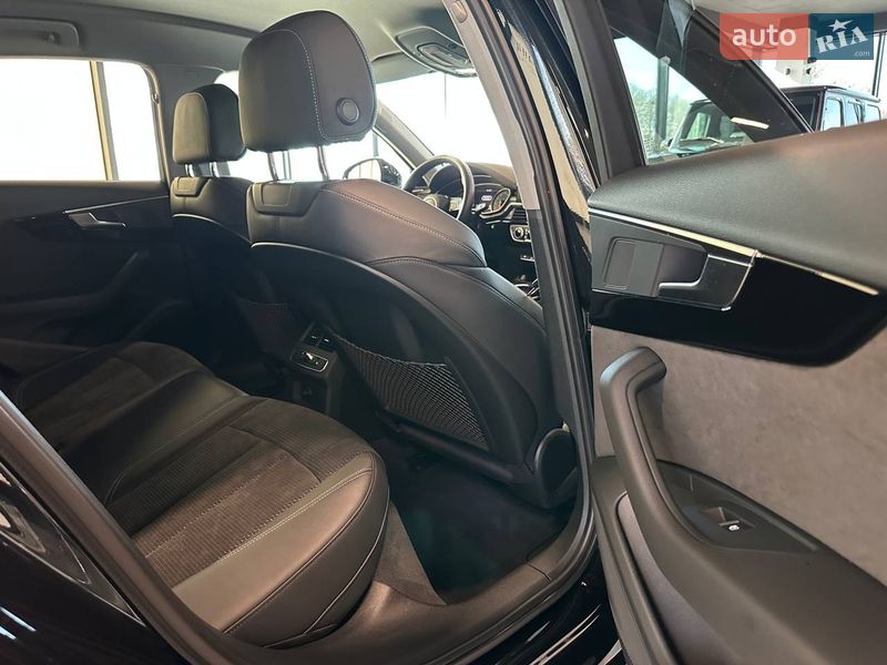 Седан Audi A4 2021 в Львові