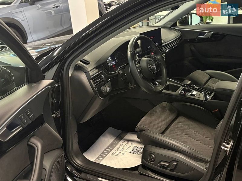 Седан Audi A4 2021 в Львові