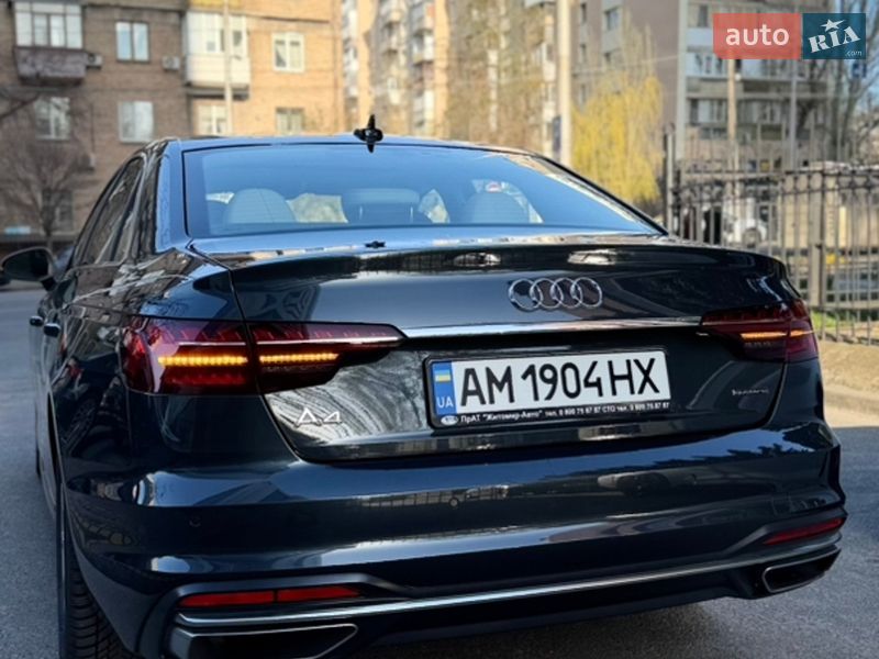 Седан Audi A4 2021 в Киеве