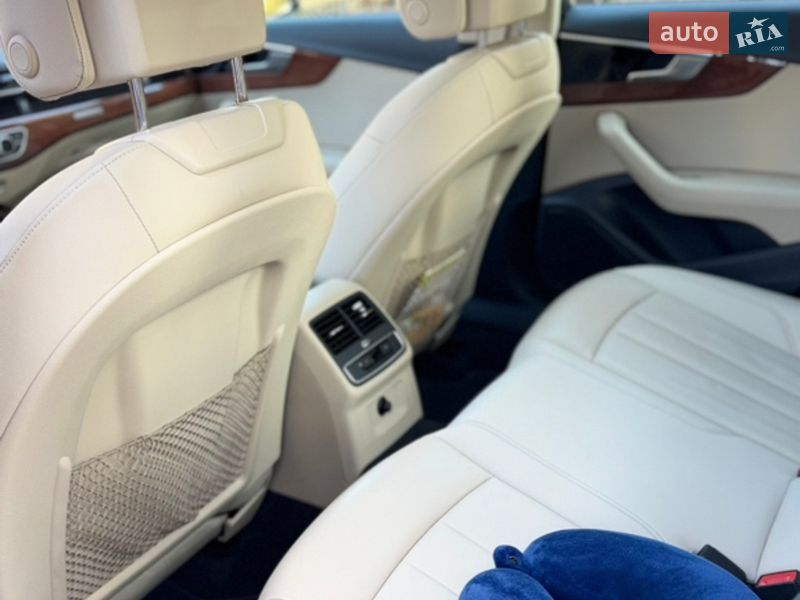 Седан Audi A4 2021 в Киеве