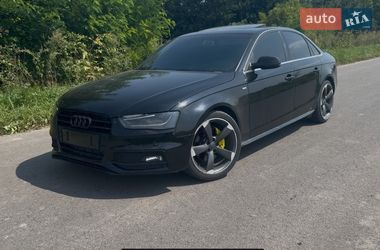 Седан Audi A4 2012 в Глибокій