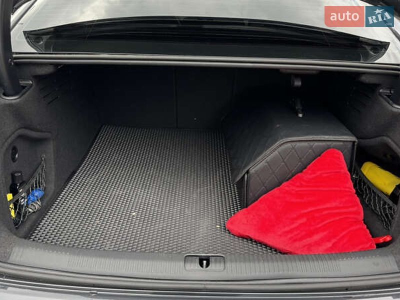 Седан Audi A4 2019 в Києві