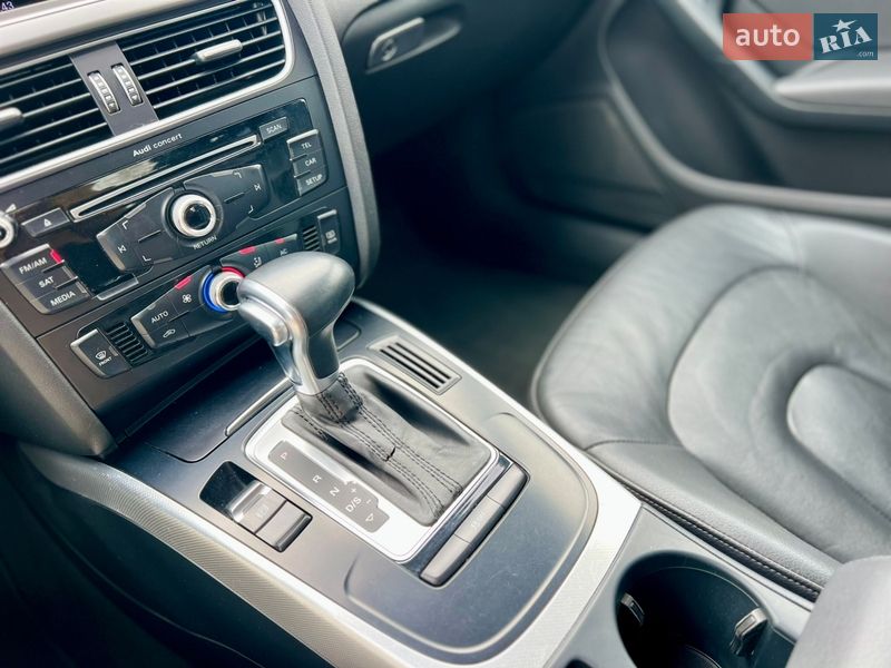 Седан Audi A4 2013 в Киеве